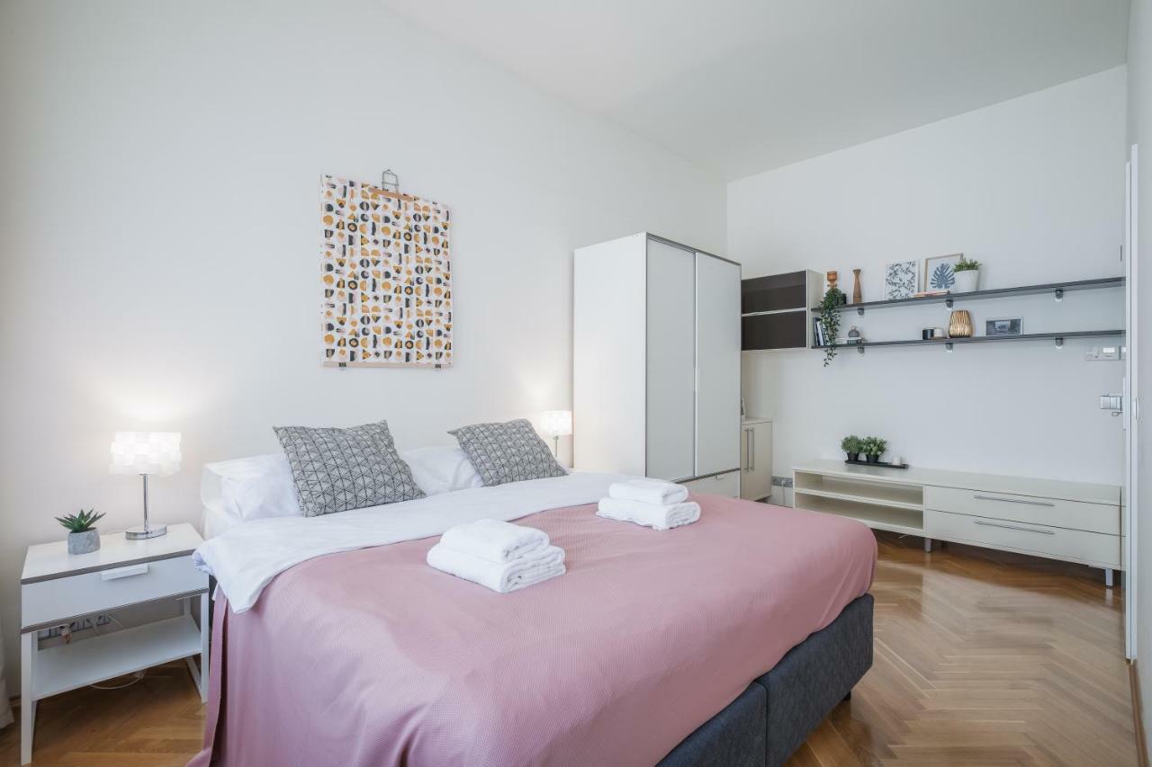 Art Apartments Prague II Luaran gambar