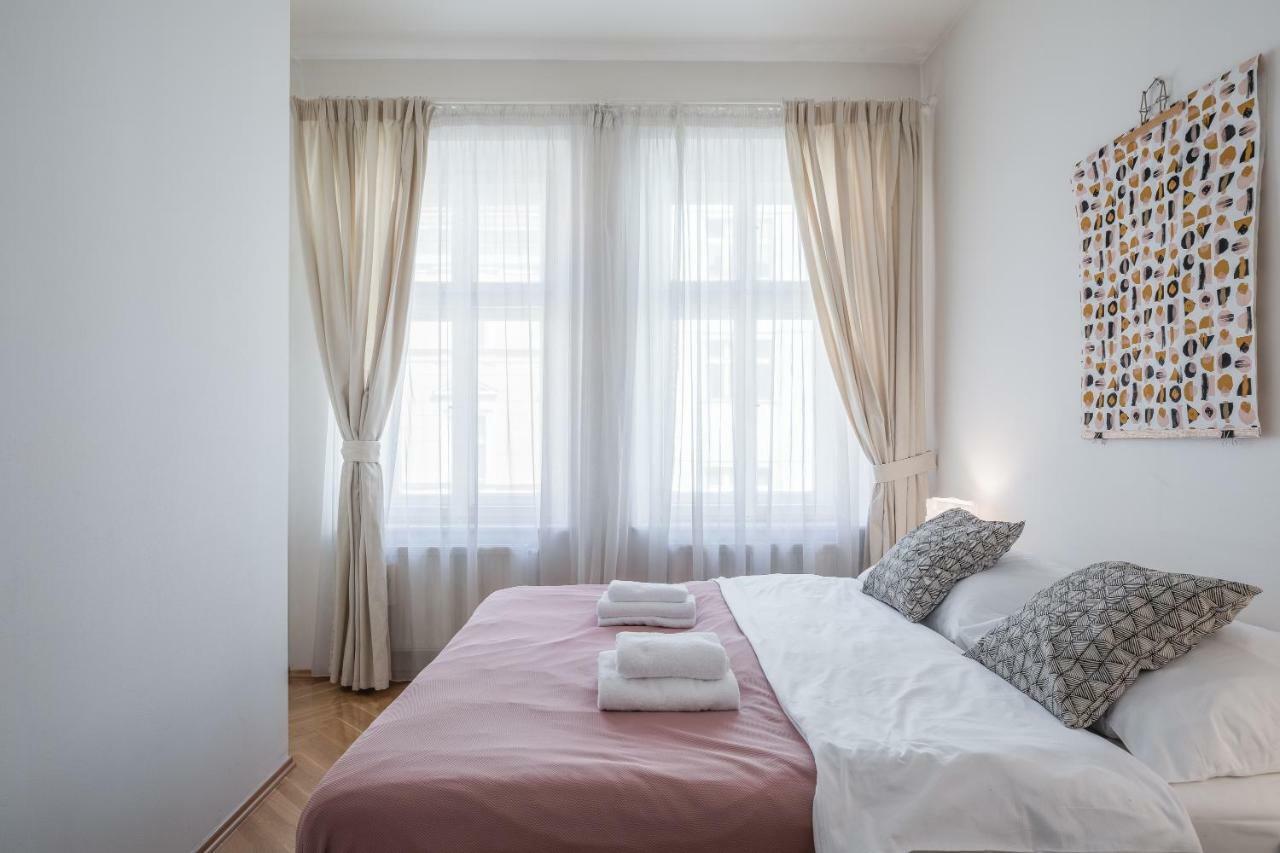 Art Apartments Prague II Luaran gambar