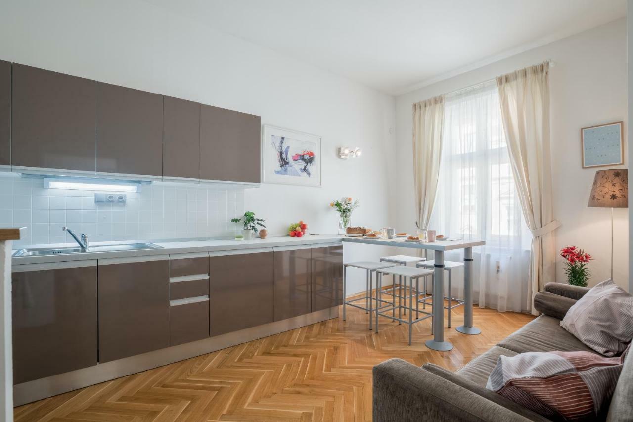 Art Apartments Prague II Luaran gambar