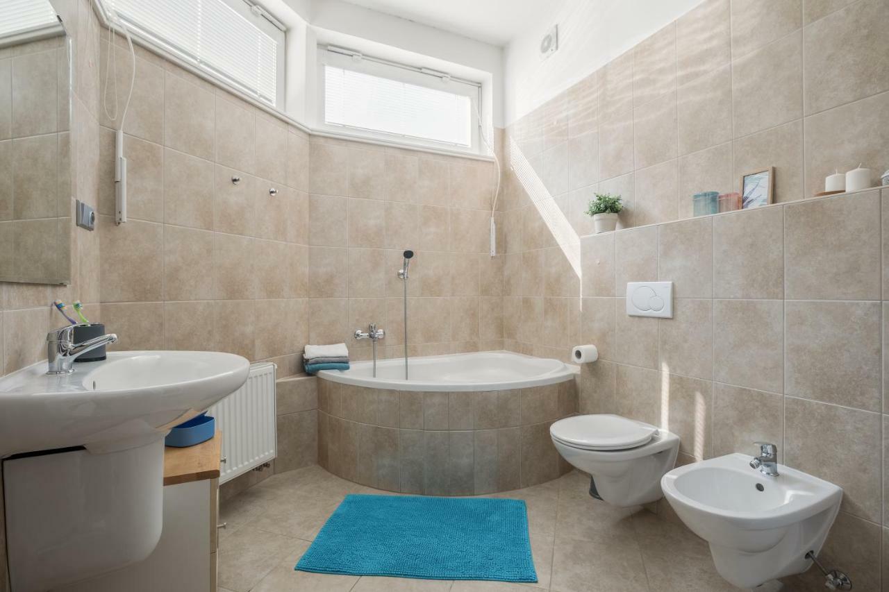 Art Apartments Prague II Luaran gambar