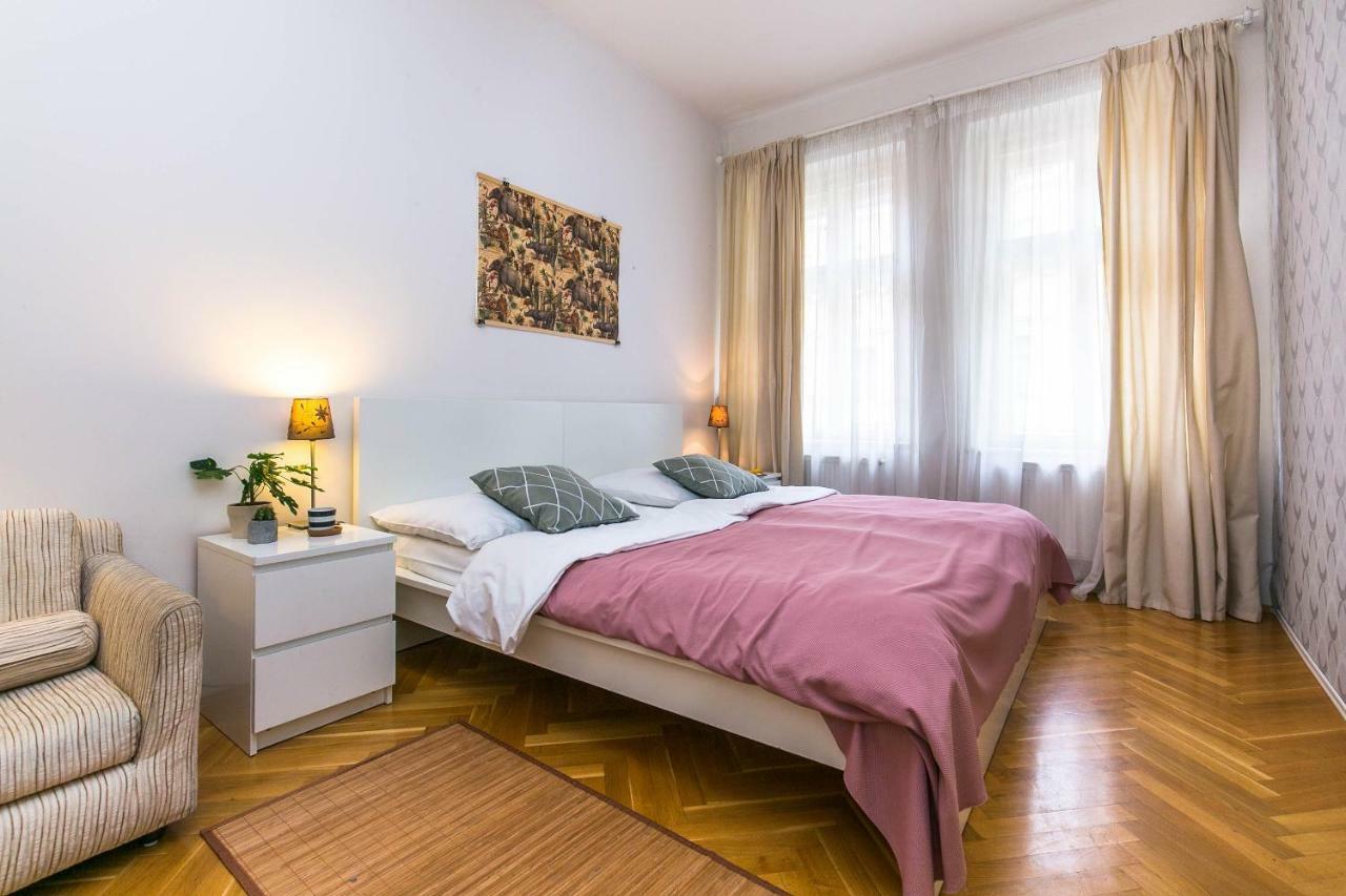 Art Apartments Prague II Luaran gambar