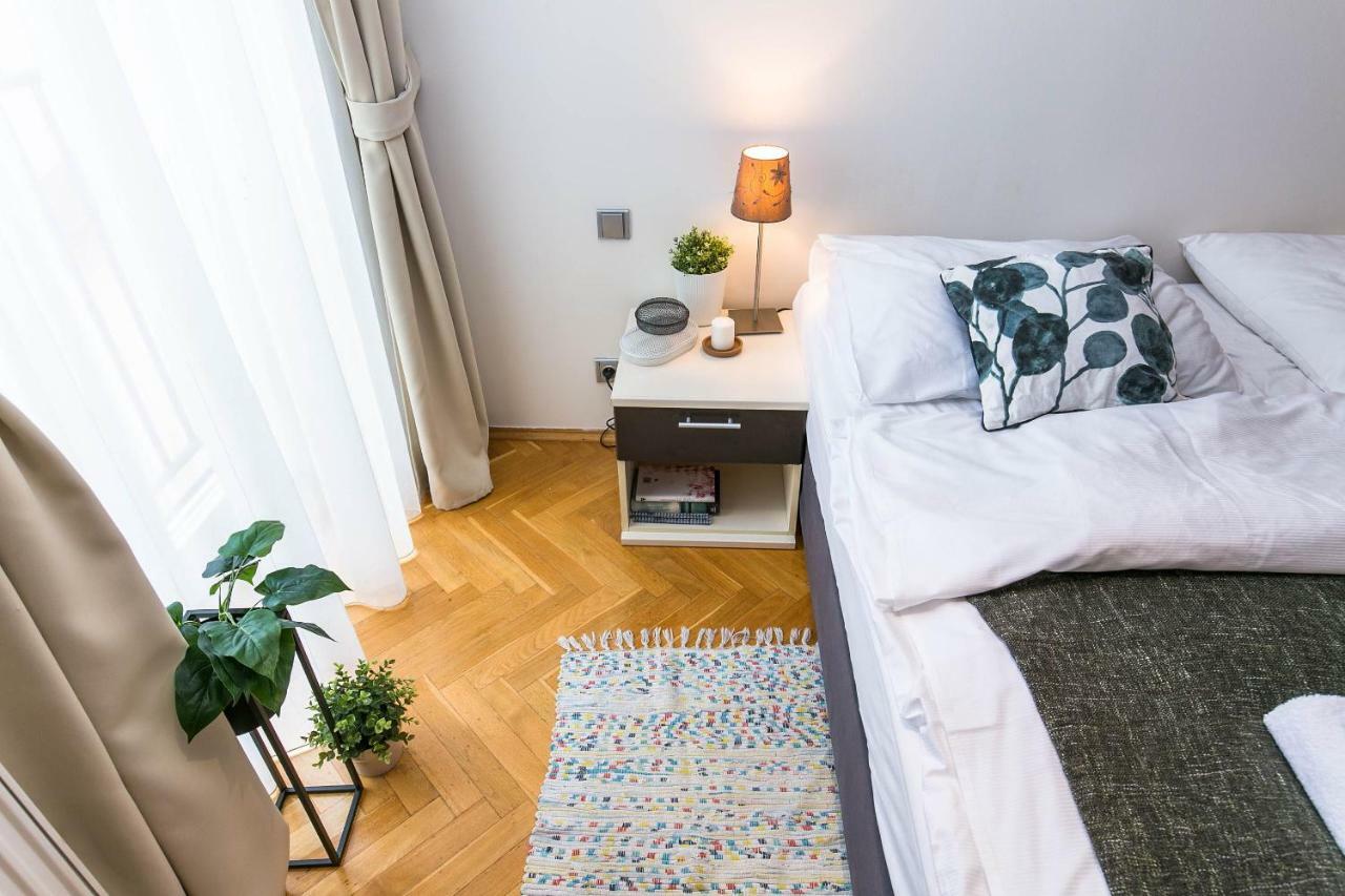 Art Apartments Prague II Luaran gambar